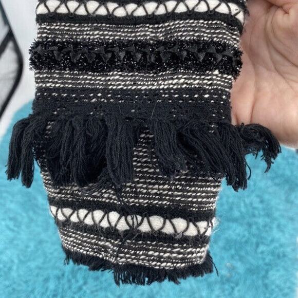 H&M black and white tweed blazer with fringe mixed media. size 2 - Picture 6 of 9